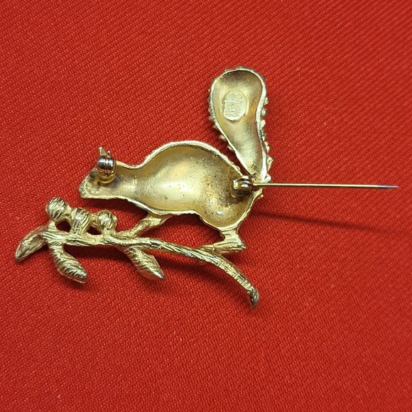 Vintage Hobe Metal Gold Tone Squirrel Brooch Pin Faux Pearls - Picture 6 of 12